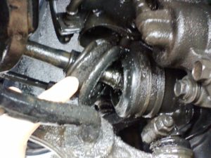 ドライブシャフトブーツ破れ発見 破れるとどうなる 応急処置ある